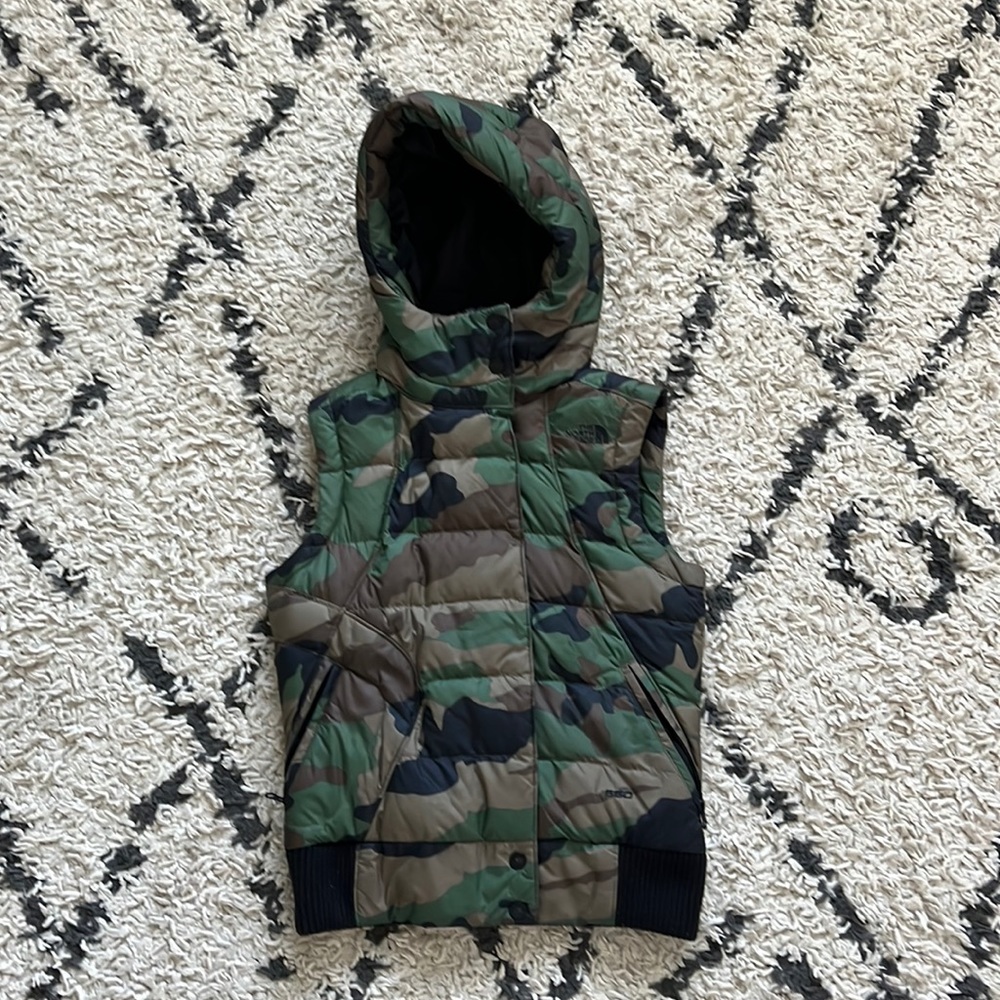 Women’s The North Face 550 Zip-up Vest - Size XS - Camo